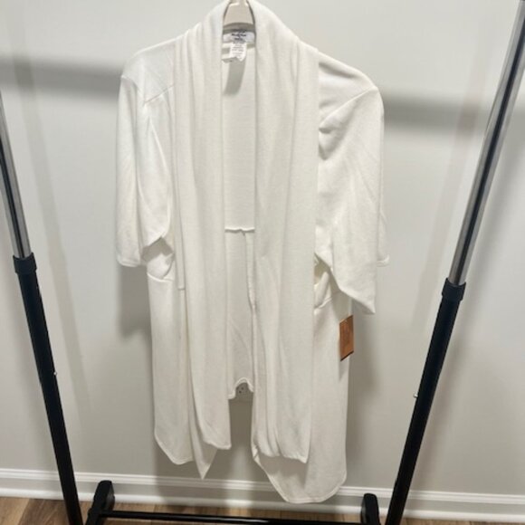 Classic Short-Sleeve Cardigan - Picture 1 of 8